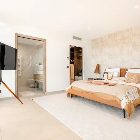 Villa De Prestige Avec Piscine Et Vue 10 Personnes *